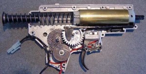 Particolare del Gearbox con ingranaggi di un MP5 softair