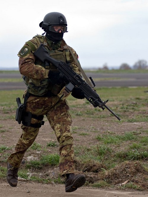 Equipaggiamento per Incursori del IX Col Moschin