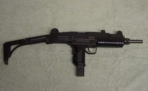 UZI SMG della Marui dotato di calcio estraibile