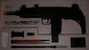 Confezione dell'UZI SMG prodotta dalla Tockyo Marui