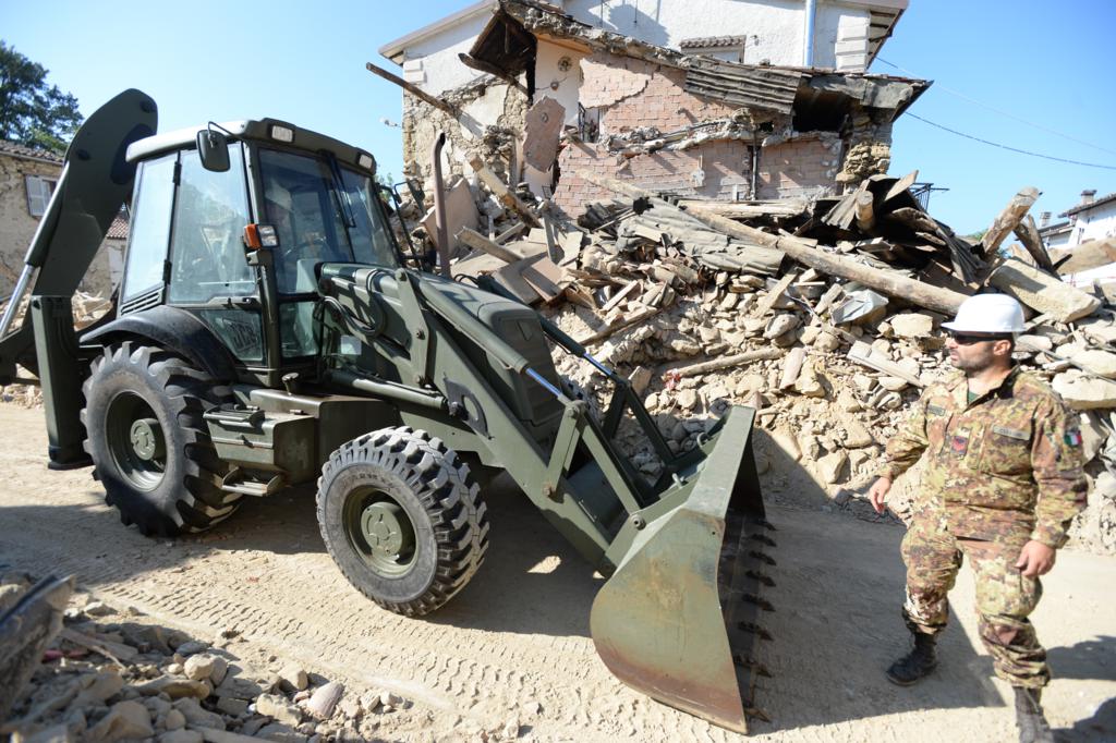 Militare e mezzo militare terremoto Amatrice