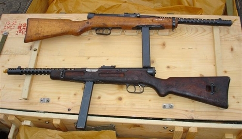 Due esemplari di Beretta MAB38