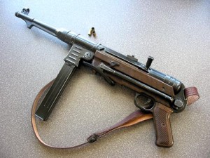 Caratteristiche dell'MP40, calcio pieghevole e impugnatura a pistola