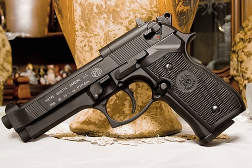 Una pistola Umarex Beretta 92FS a CO2