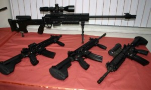 Diverse varianti del fucile d'assalto HK416