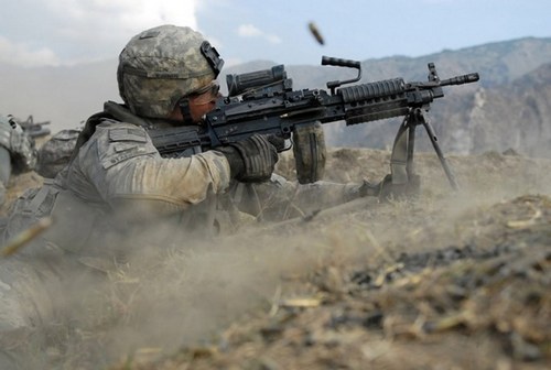 Tiro piazzato con mitragliatrice FN Minimi - M249 SAW