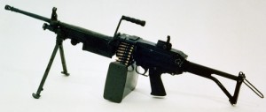 La mitragliatrice leggerea FN Minimi - M249 inconfigurazione Parà