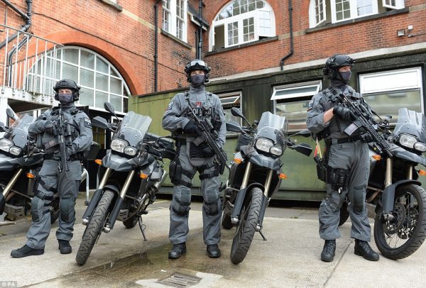 C-men, nuove unità antiterrorismo a Londra (VIDEO)